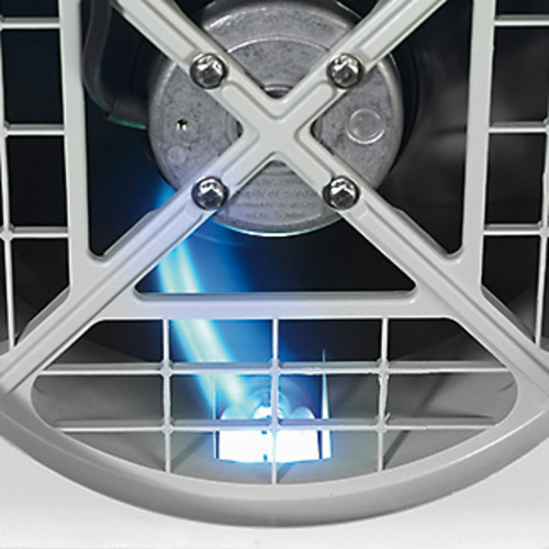The integrated UV lamp ensures effective disinfection and purification of the water reservoir and aspirated room air through the germicidal effect of the UV-C rays.